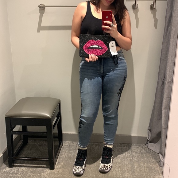 Bead Sequin lip clutch - Picture 5 of 15